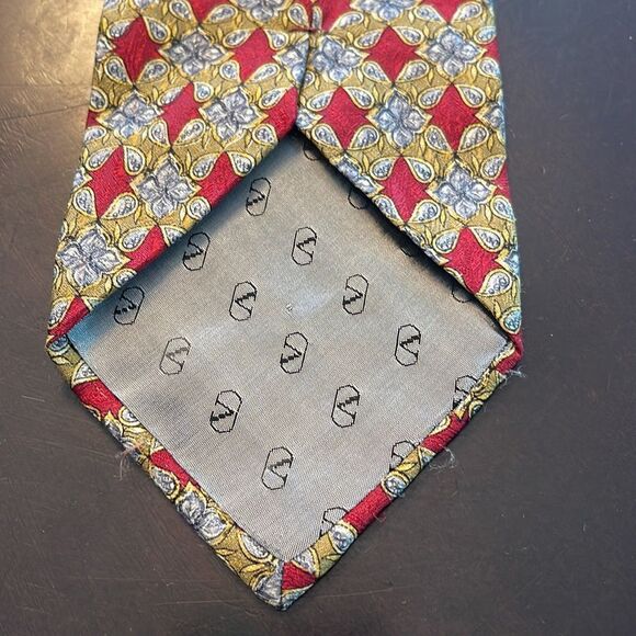 Valentino Cravatte Tie. 100% Silk. Made in Italy. Beautiful. - Picture 5 of 5